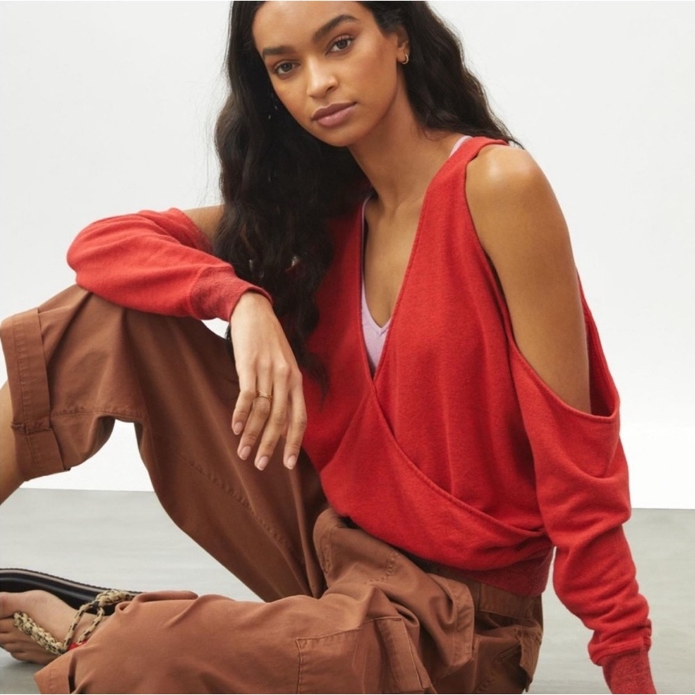 NWT n:Philanthropy Ventura Cold Shoulder Sweatshirt in Marled Red Sz S♥️